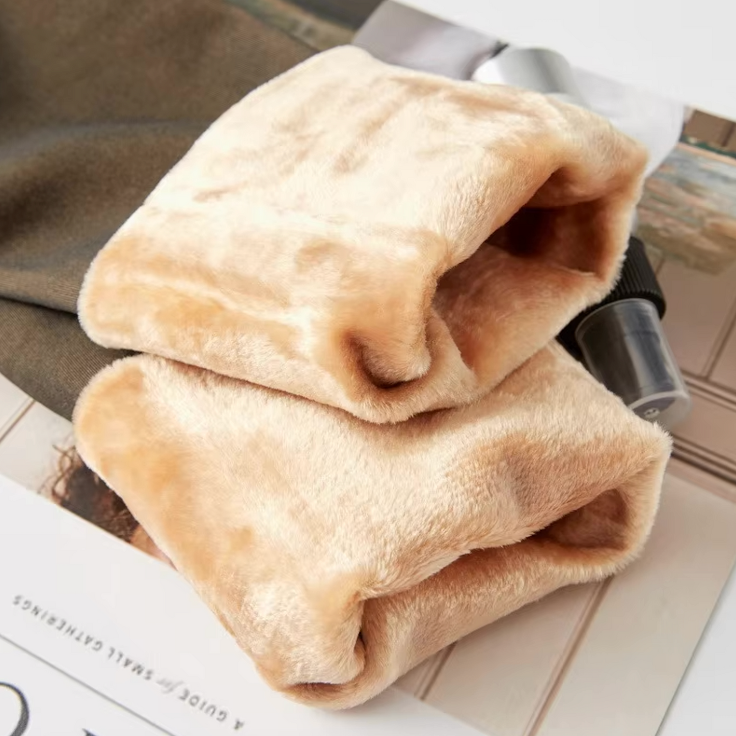Den transparente fleece-strømpen